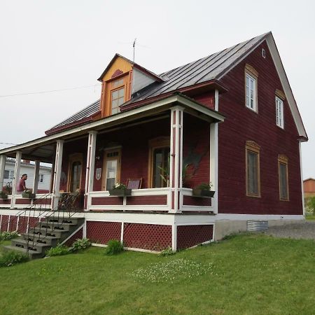 La Vieille Maison Rouge Saint-Tite 外观 照片