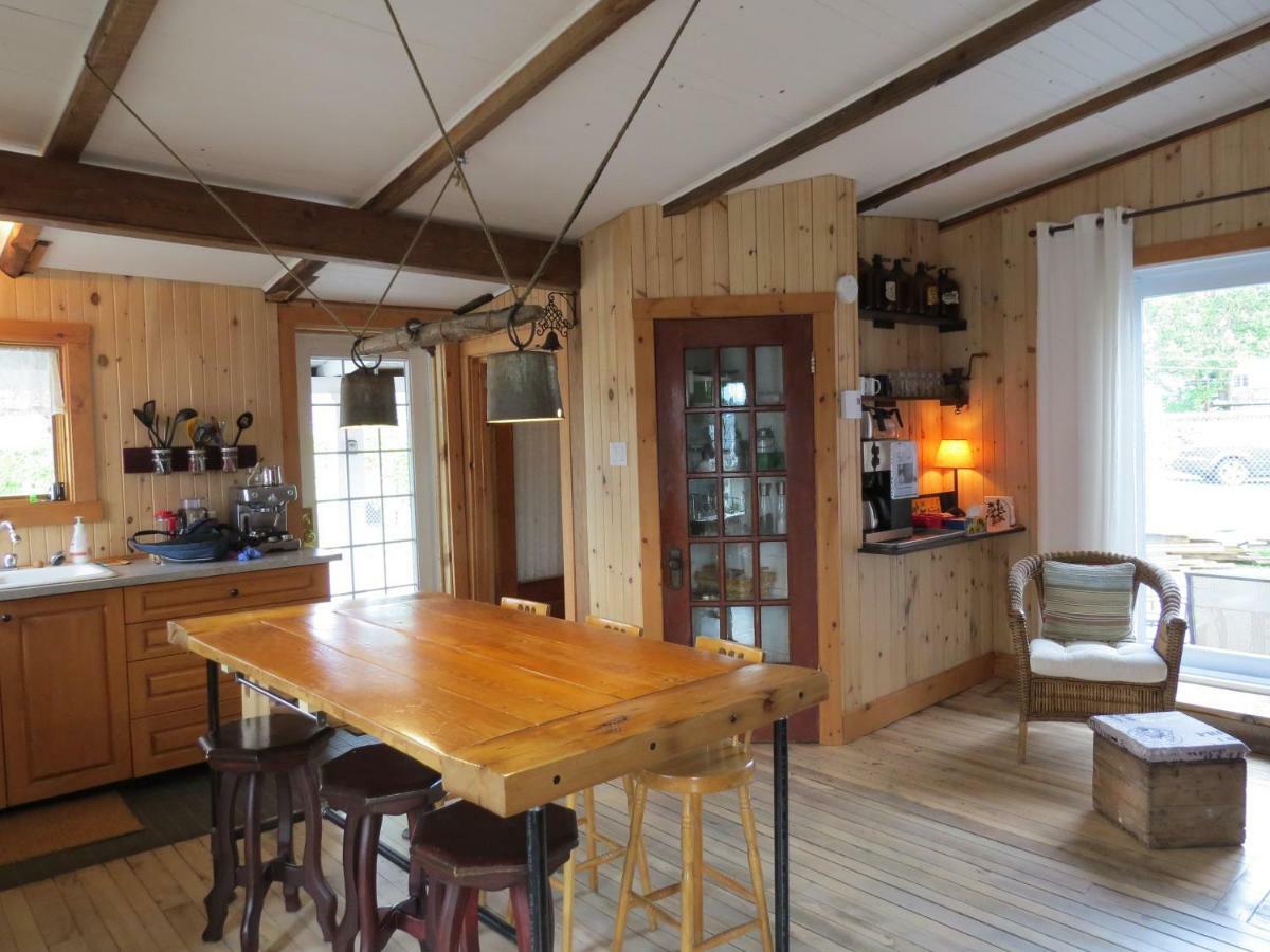 La Vieille Maison Rouge Saint-Tite 外观 照片