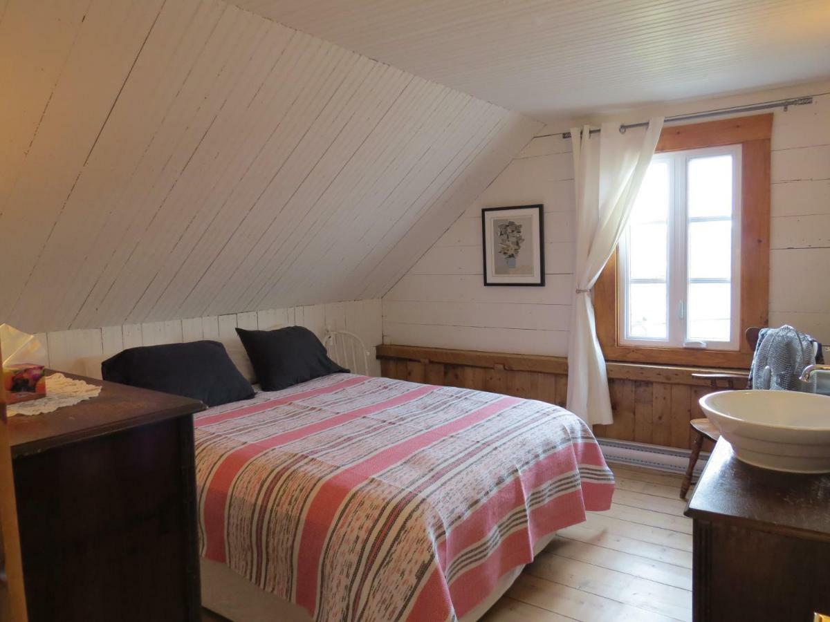 La Vieille Maison Rouge Saint-Tite 外观 照片