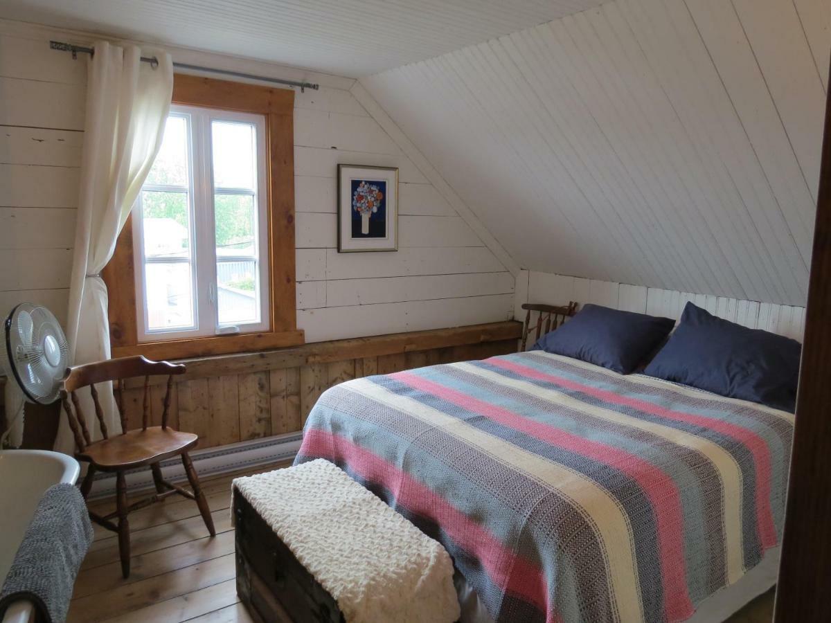 La Vieille Maison Rouge Saint-Tite 外观 照片