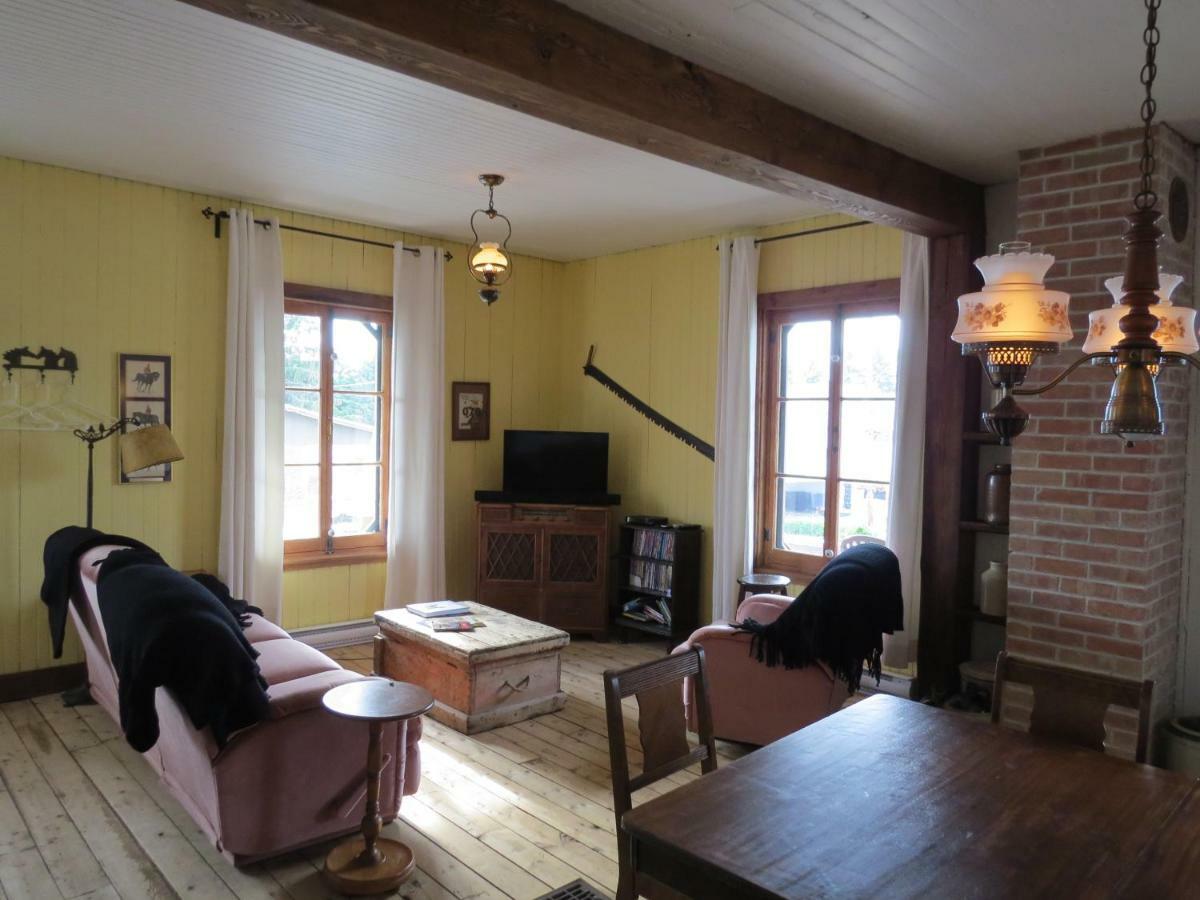 La Vieille Maison Rouge Saint-Tite 外观 照片